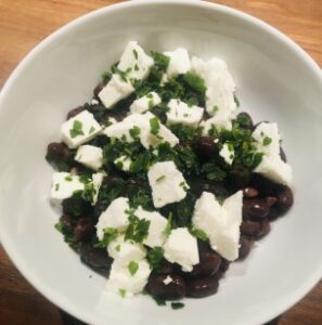 Svart bönsallad med fetaost