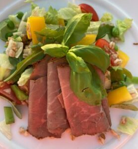 Rejäl rostbiffsallad